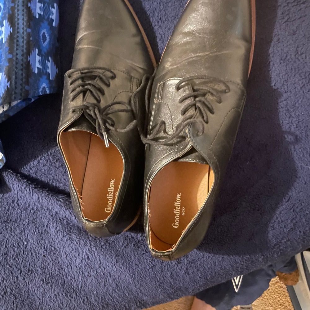 Dress shoes